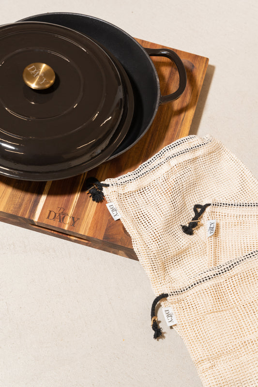 COOKWARE BUNDLE (CASSEROLE BRAISER, ACACIA WOOD CUTTING BOARD, ORGANIC COTTON PRODUCE BAGS)